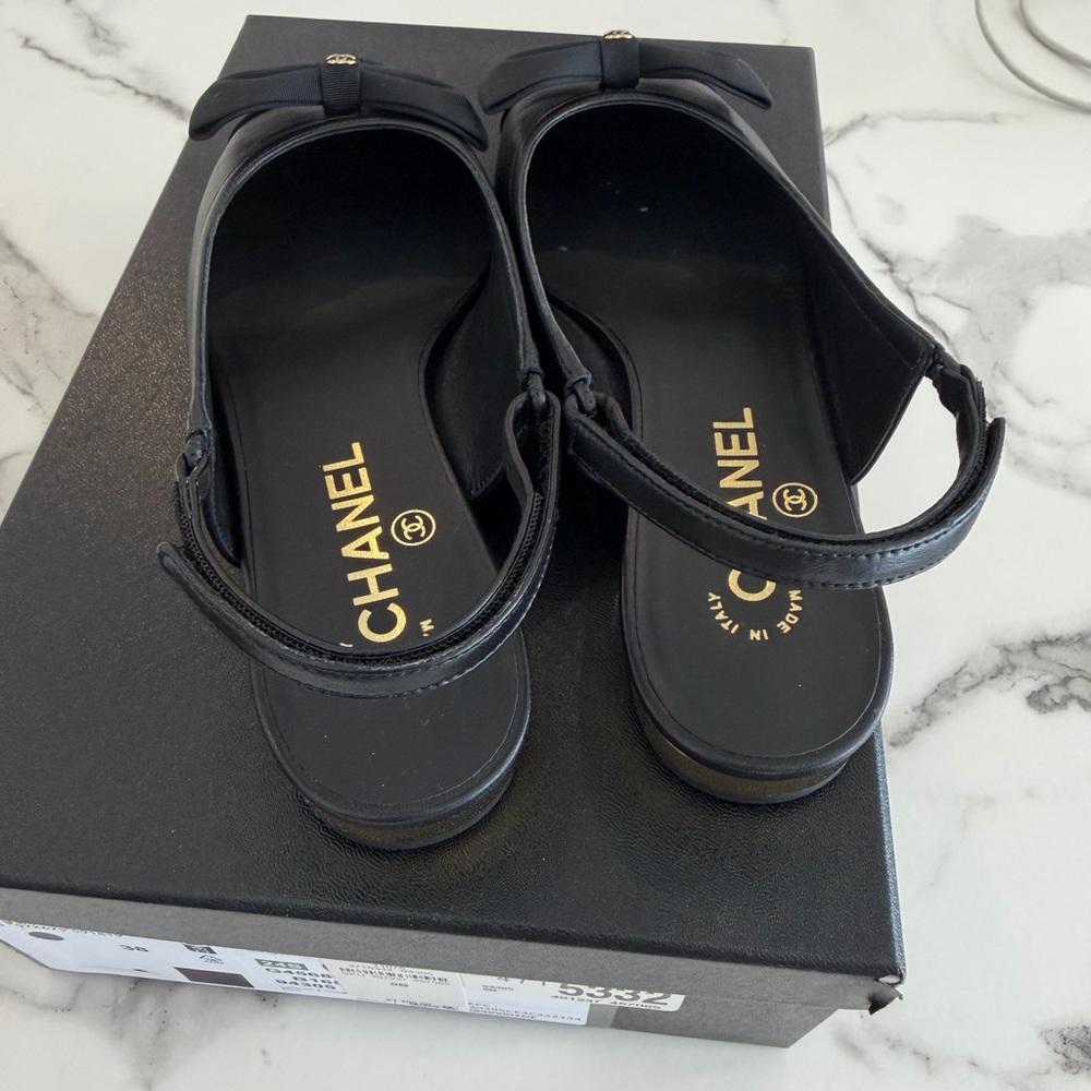CHANEL Black Slingback Flats with Bow - Picture 3 of 7